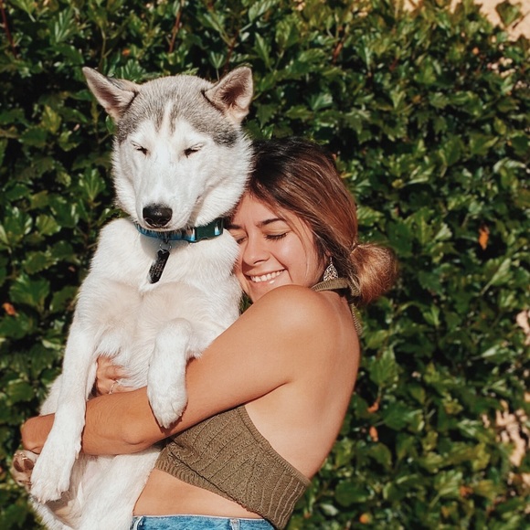 Meet your Posher, Lisa 🦋 - Picture 2 of 2